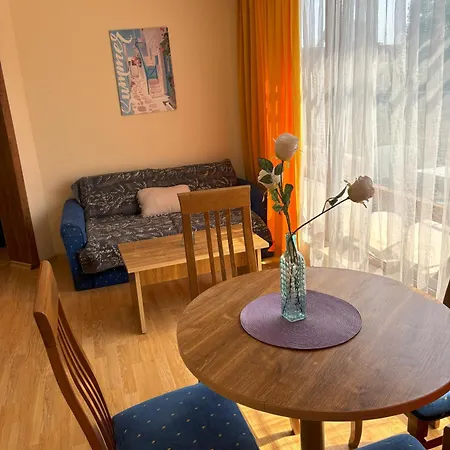 съни хаус 4 апартменти * Sunny Beach